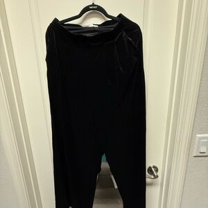 Waverly Black Wide-Leg Velvet Pants